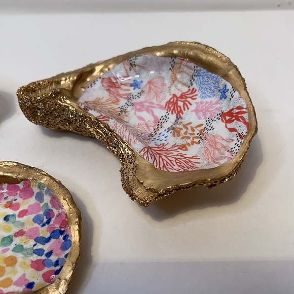 Handcrafted oyster shell trinket dishes - price for set of all 3. - Picture 3 of 7